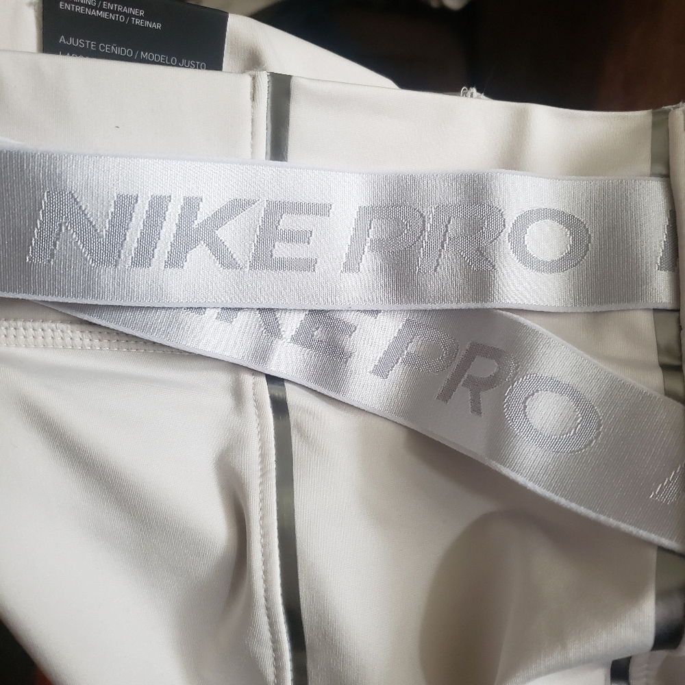 SOLD Nike Pro Intertwist Women's Leggings Tights - Picture 6 of 13
